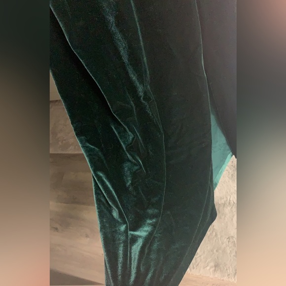 Dark Green Velour Backless Dress - Picture 4 of 5